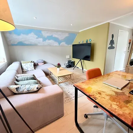 2 Bedrooms 3 Workspaces Ac *