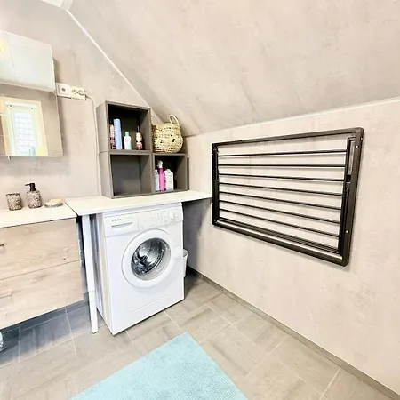 شقة 2 Bedrooms 3 Workspaces Ac *