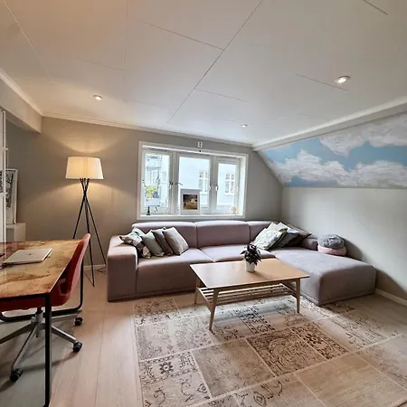 2 Bedrooms 3 Workspaces Ac *